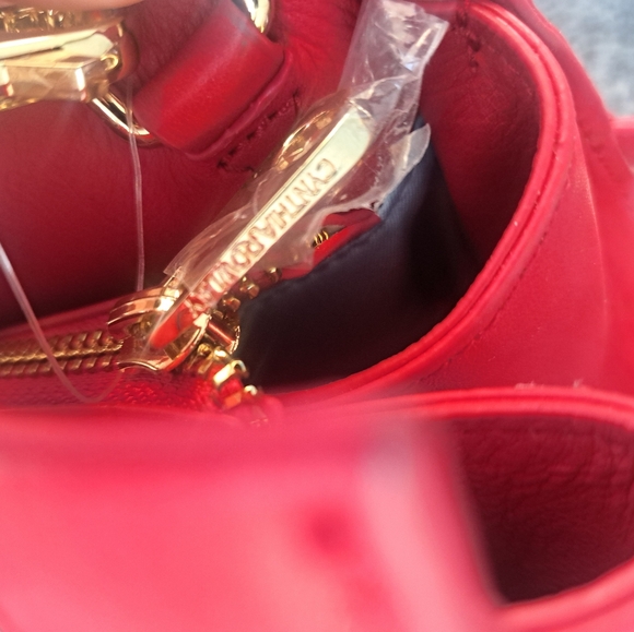 NWOT Cynthia Rowley 100% leather bag. - Picture 3 of 14